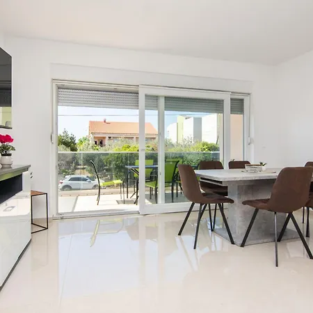 Grabovickic Apartmán Vir